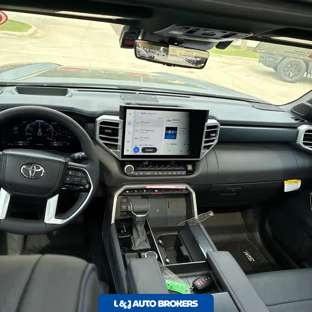 2025 Toyota Tundra Platinum HV