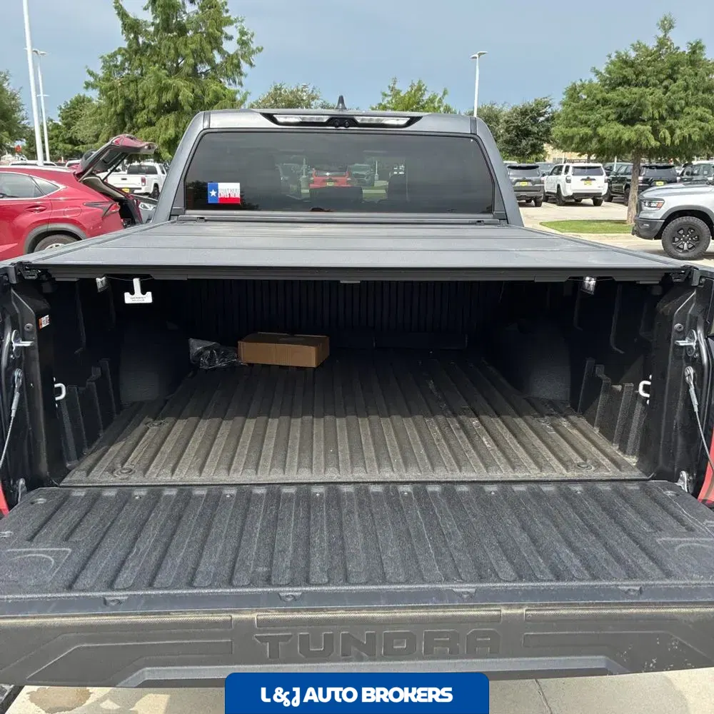 2025 Toyota Tundra Platinum HV