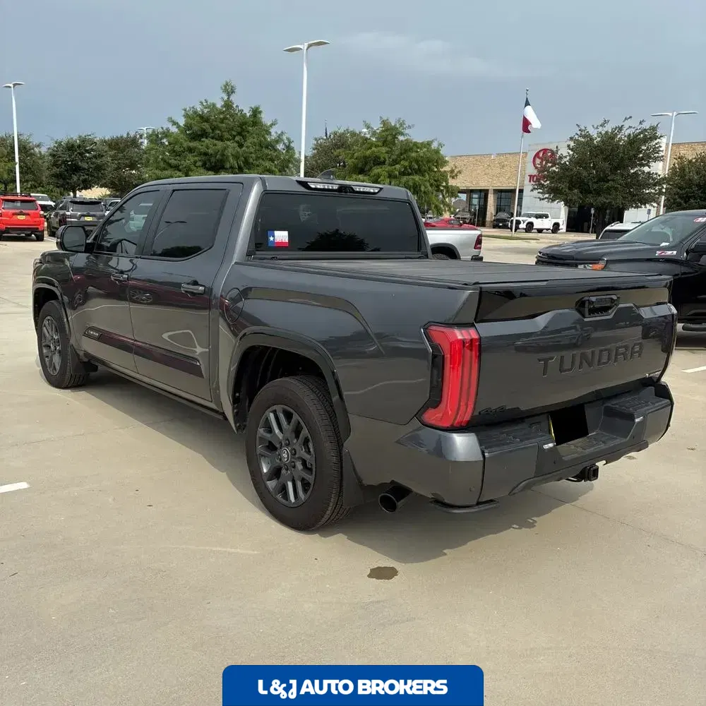 2025 Toyota Tundra Platinum HV
