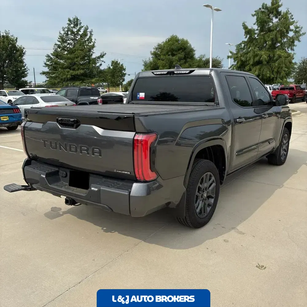 2025 Toyota Tundra Platinum HV