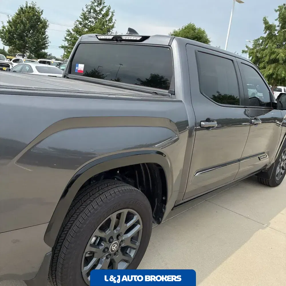 2025 Toyota Tundra Platinum HV