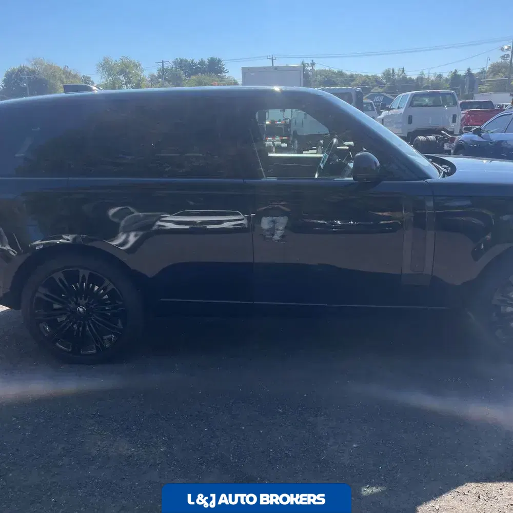 2023 Land Rover Range Rover SE
