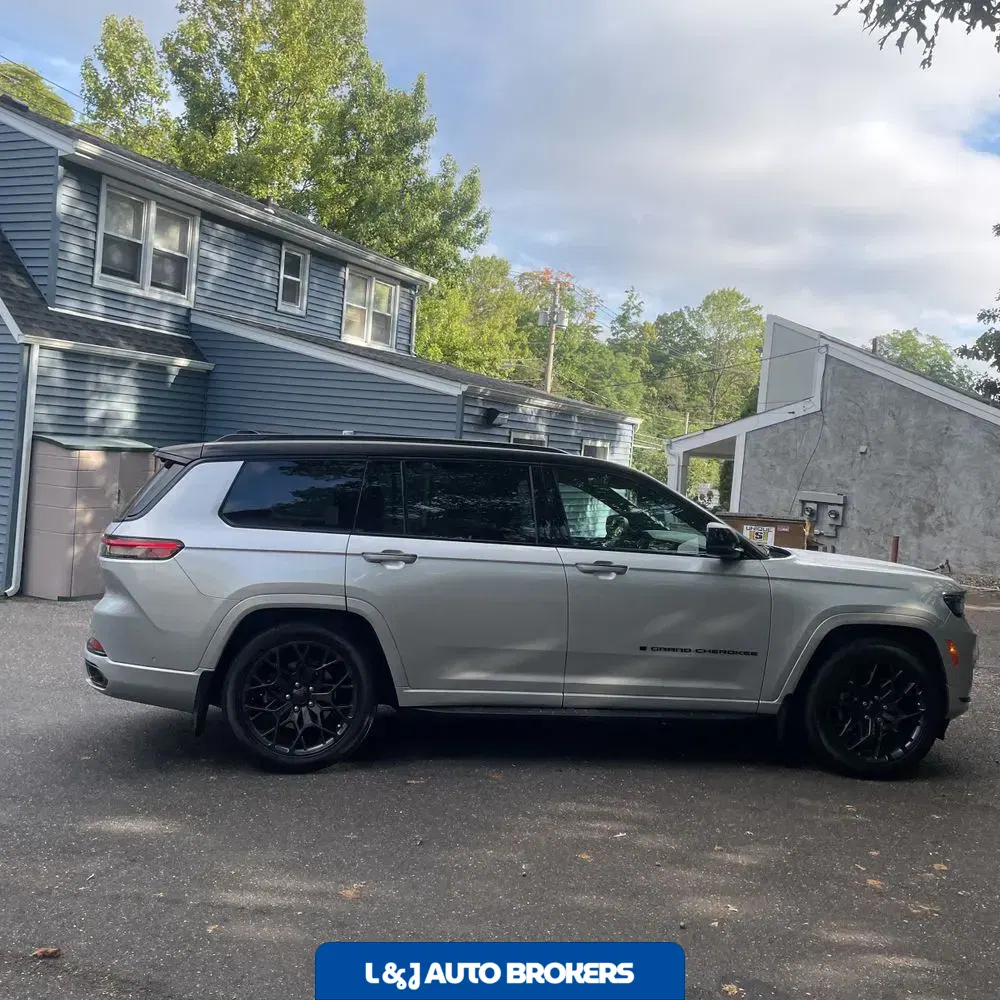 2023 Jeep Grand Cherokee L Summit Reserve