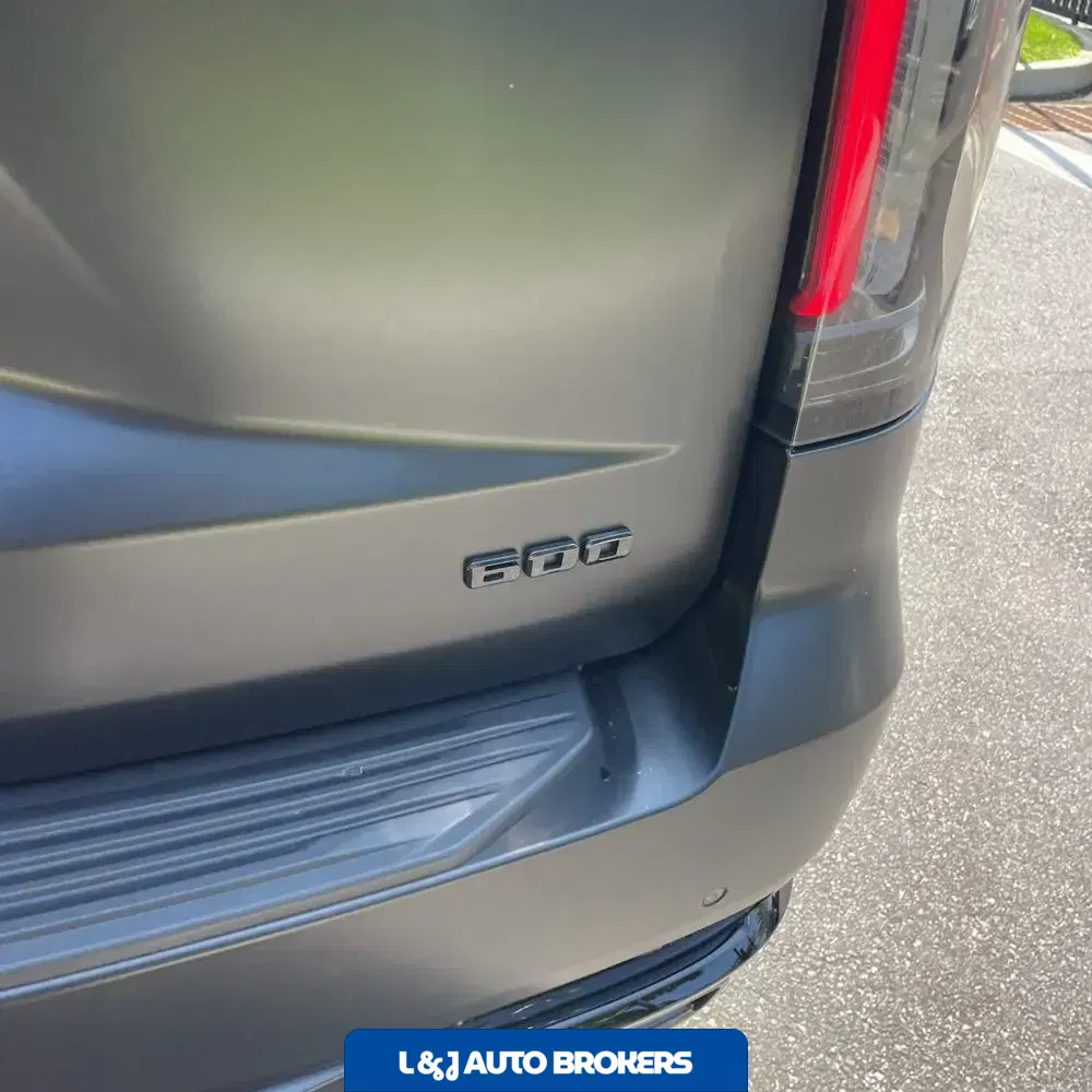 2024 Cadillac Escalade ESV Sport Platinum