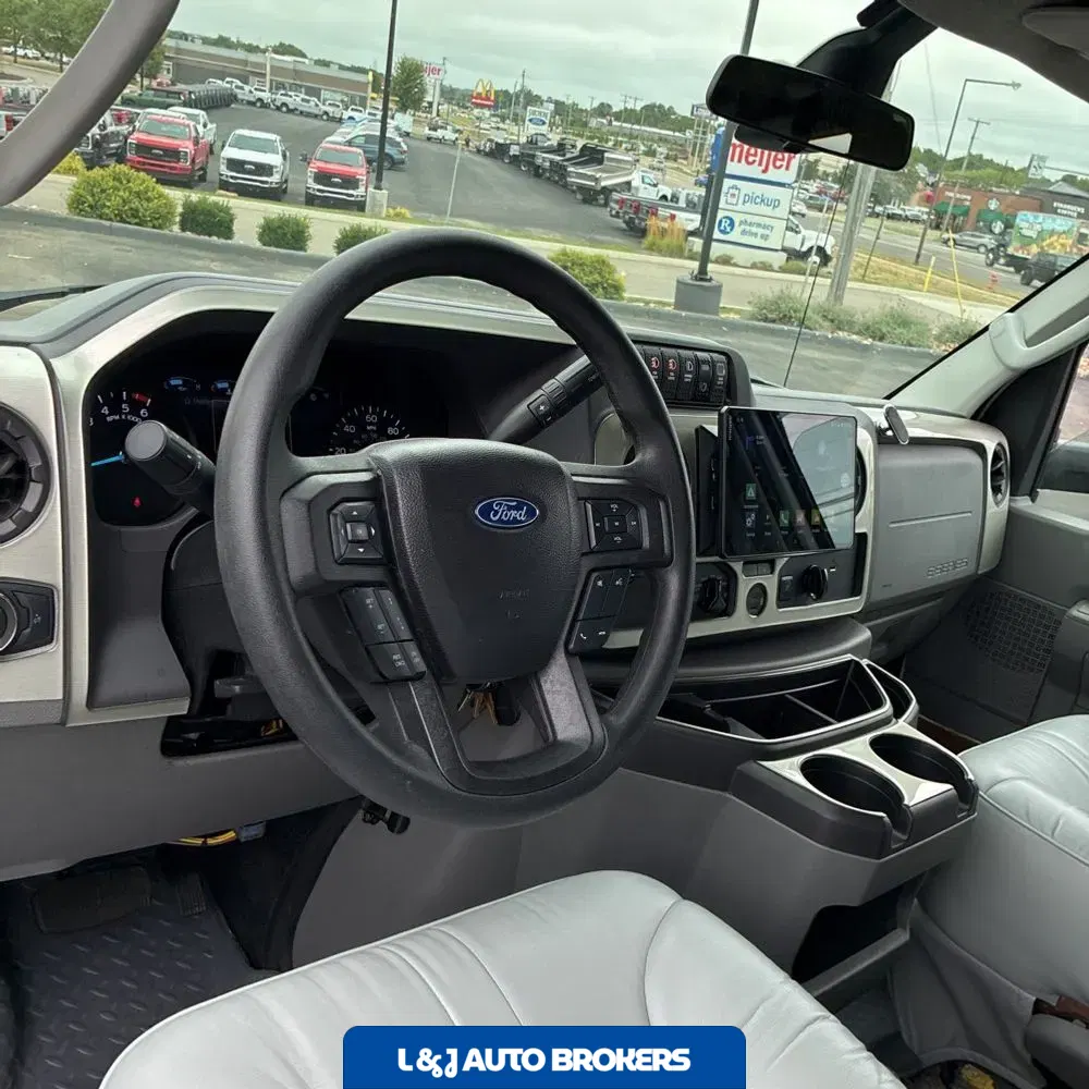 2022 Ford Commercial Vans E450