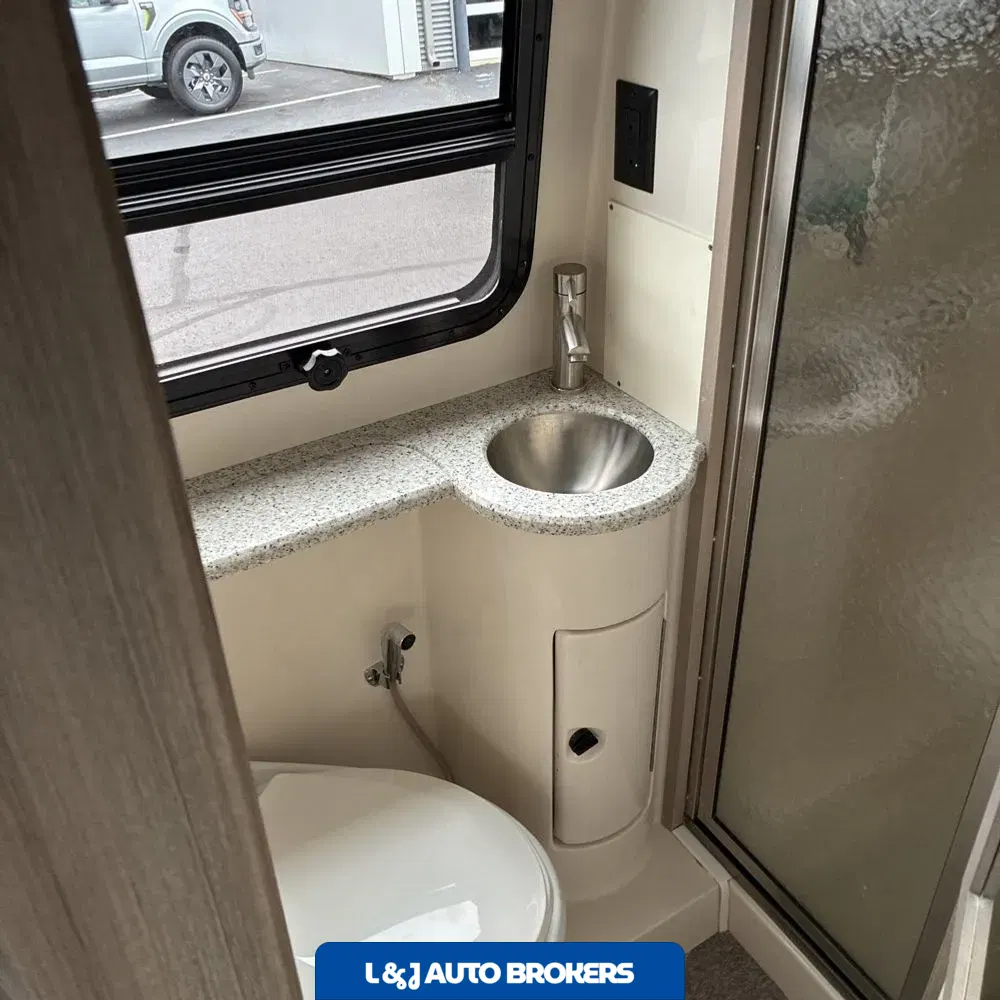 2022 Ford Commercial Vans E450