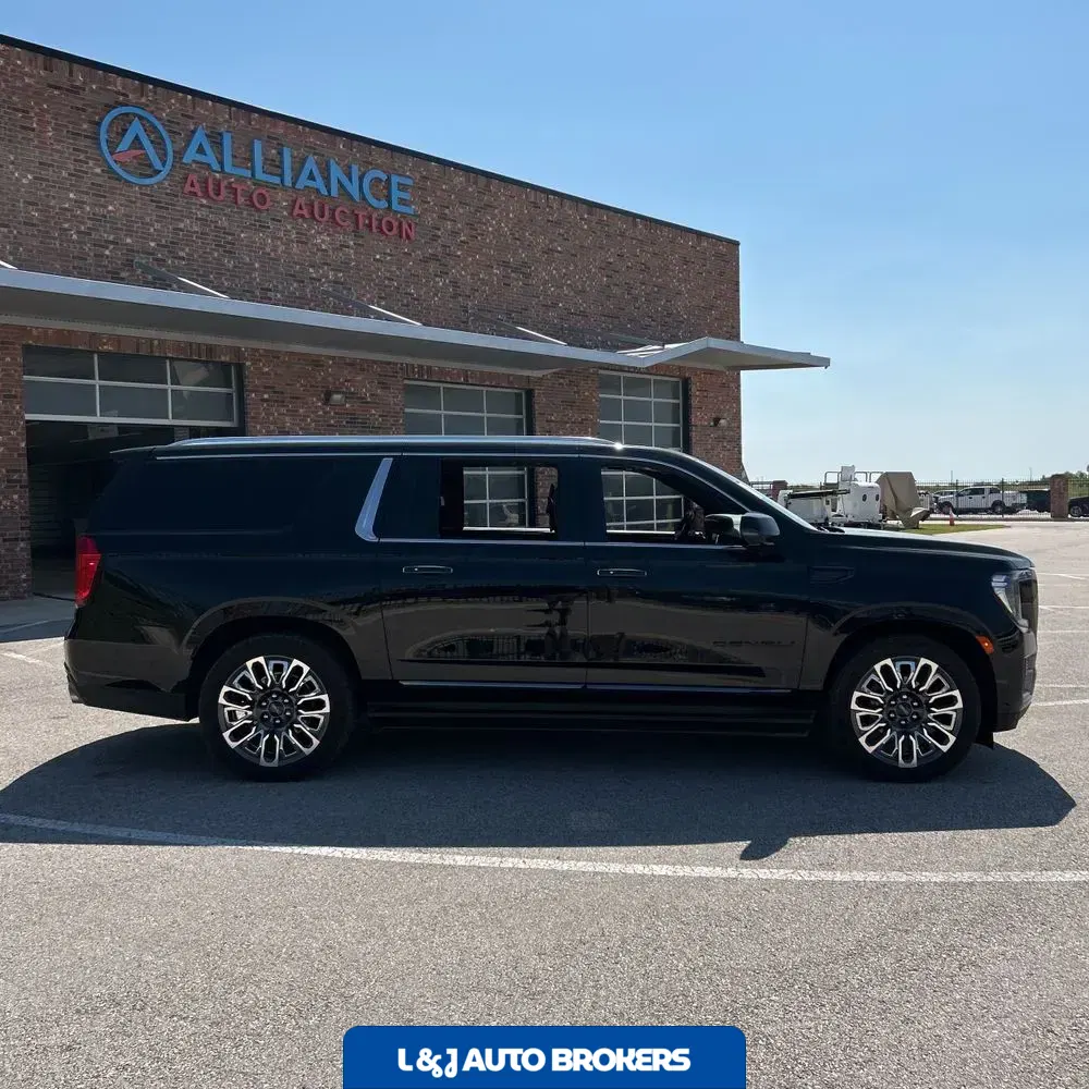 2023 GMC Yukon XL Denali Ultimate