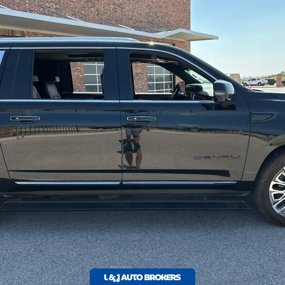 2023 GMC Yukon XL Denali Ultimate