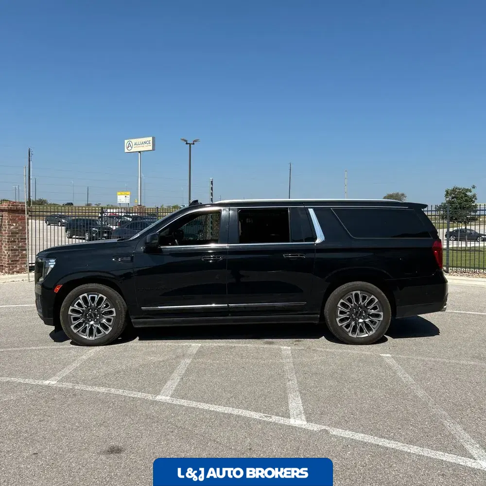 2023 GMC Yukon XL Denali Ultimate