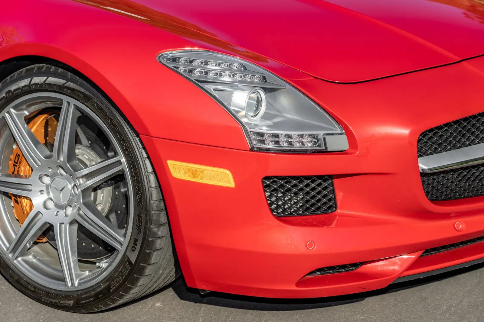 5,700-Mile 2012 Mercedes-Benz SLS AMG