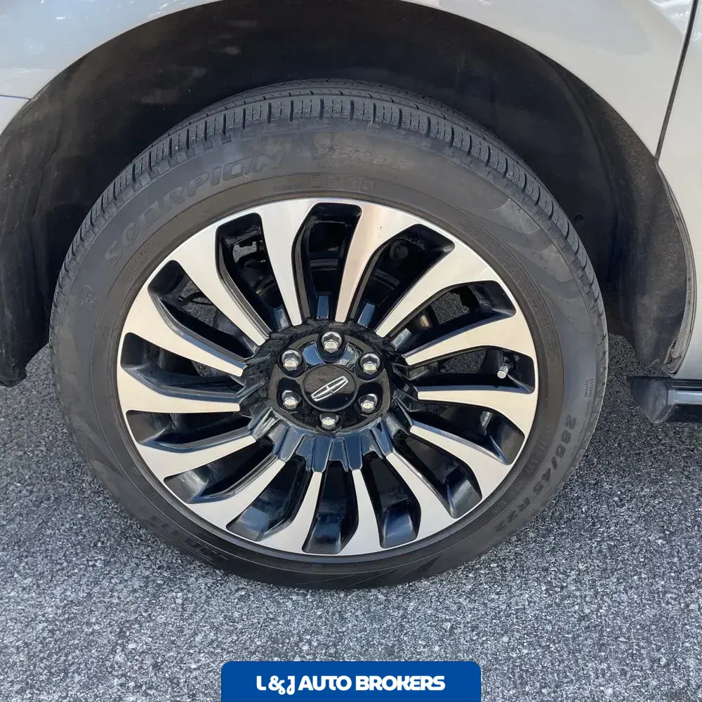 2023 Lincoln Navigator L Black Label