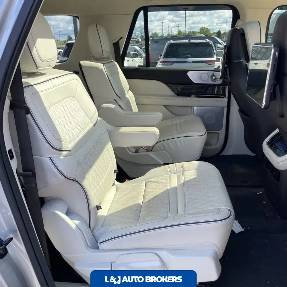 2023 Lincoln Navigator L Black Label