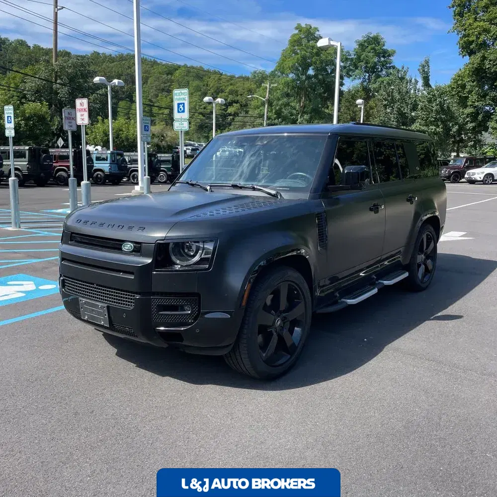 2024 Land Rover Defender 130 X-Dyn SE P400