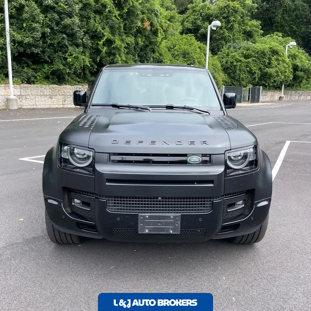 2024 Land Rover Defender 130 X-Dyn SE P400