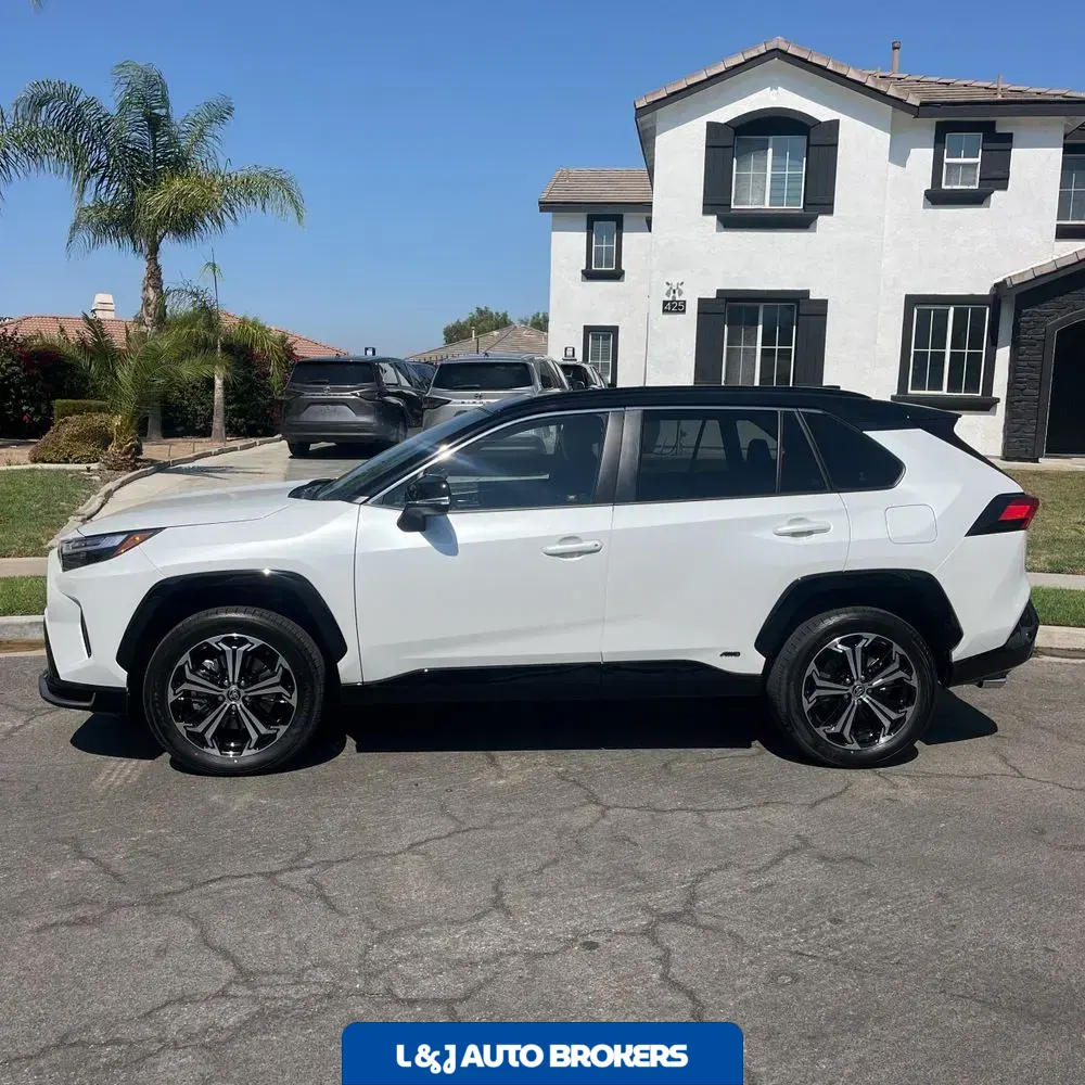 2025 Toyota RAV4 Plug-in Hybrid XSE