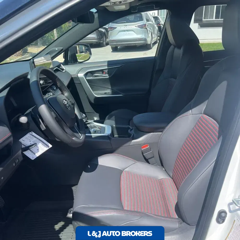 2025 Toyota RAV4 Plug-in Hybrid XSE