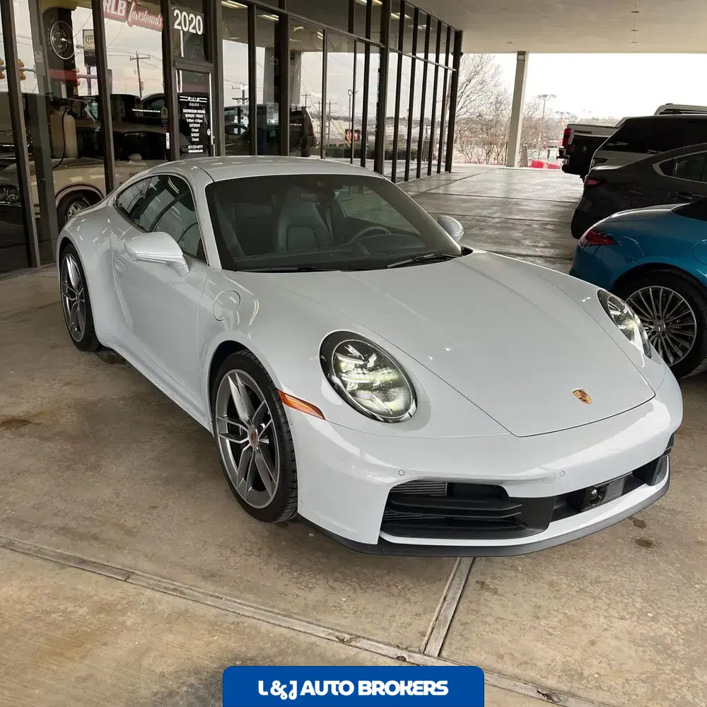 2025 Porsche 911 Carrera