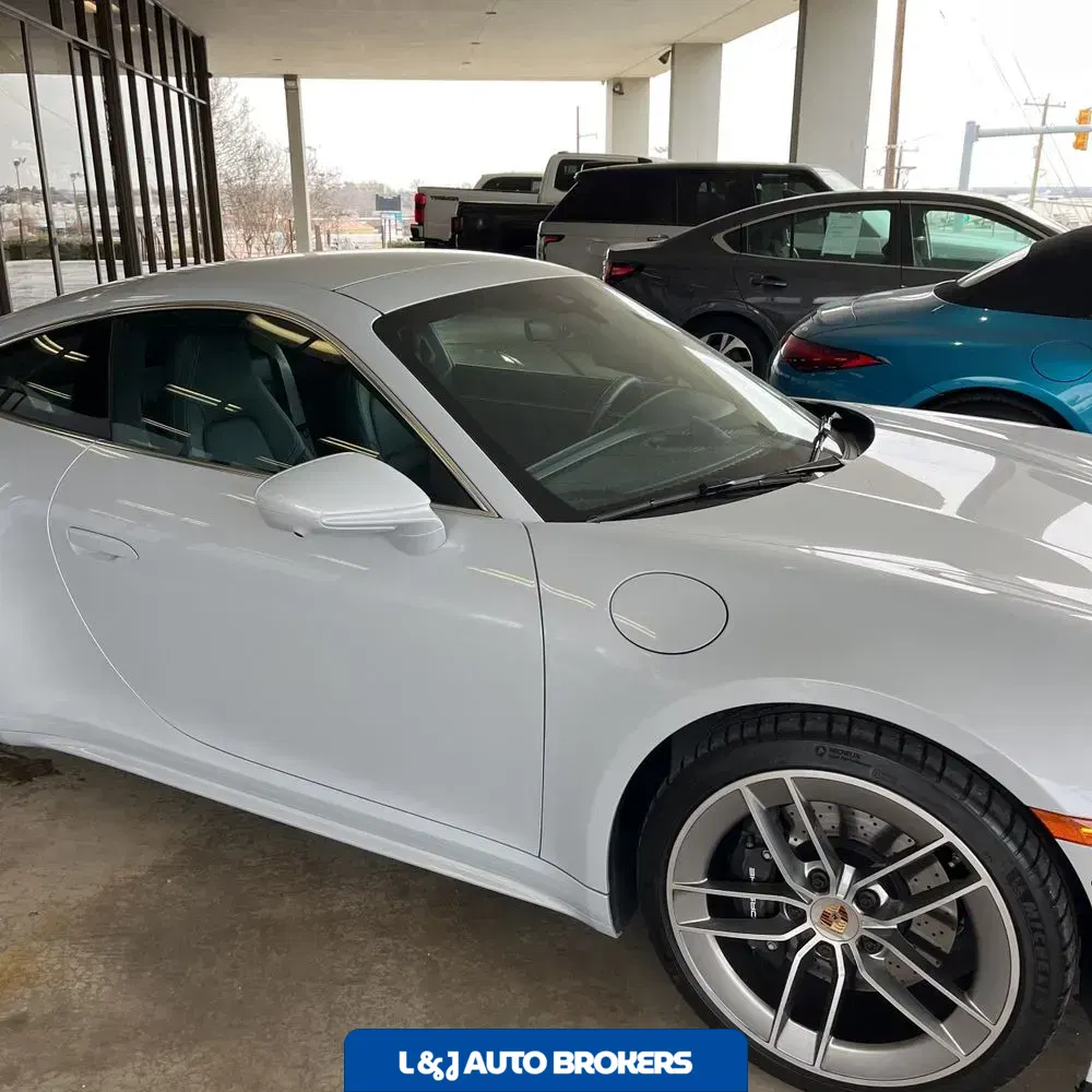 2025 Porsche 911 Carrera
