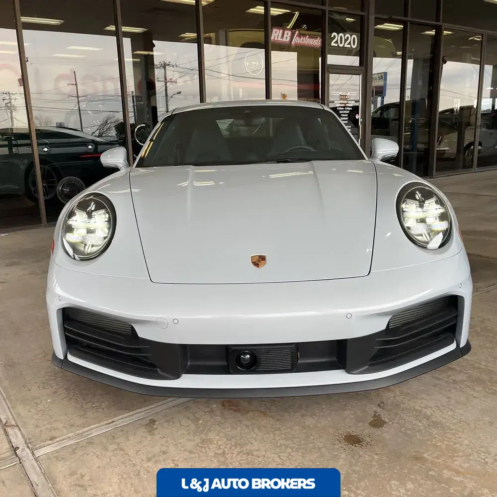 2025 Porsche 911 Carrera