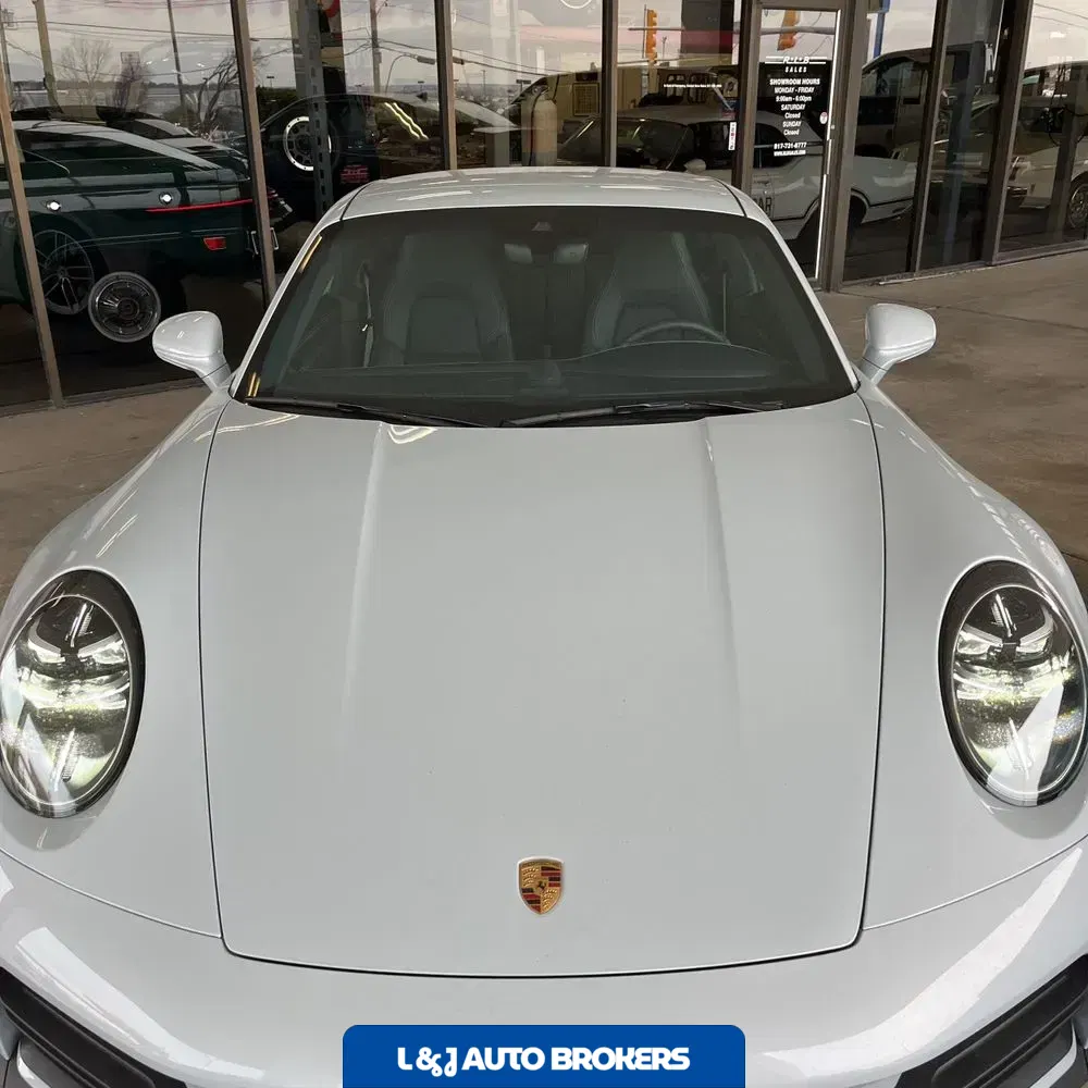 2025 Porsche 911 Carrera