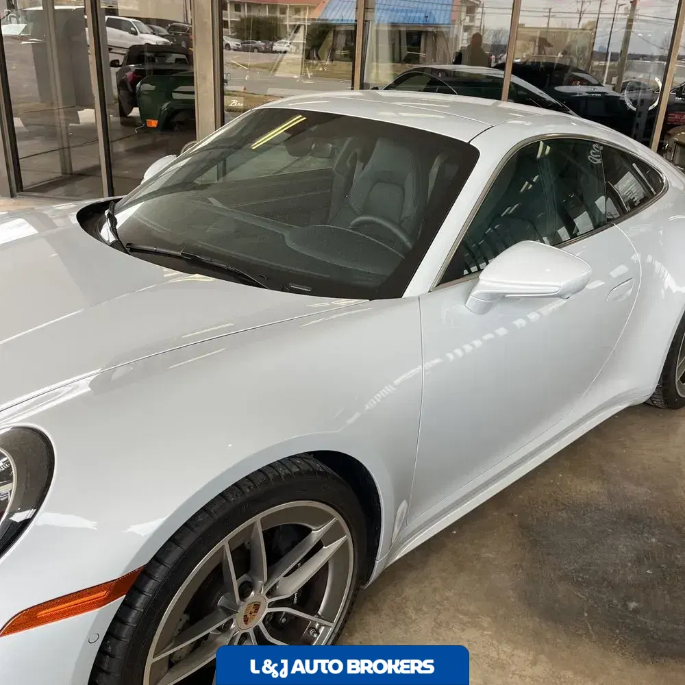 2025 Porsche 911 Carrera