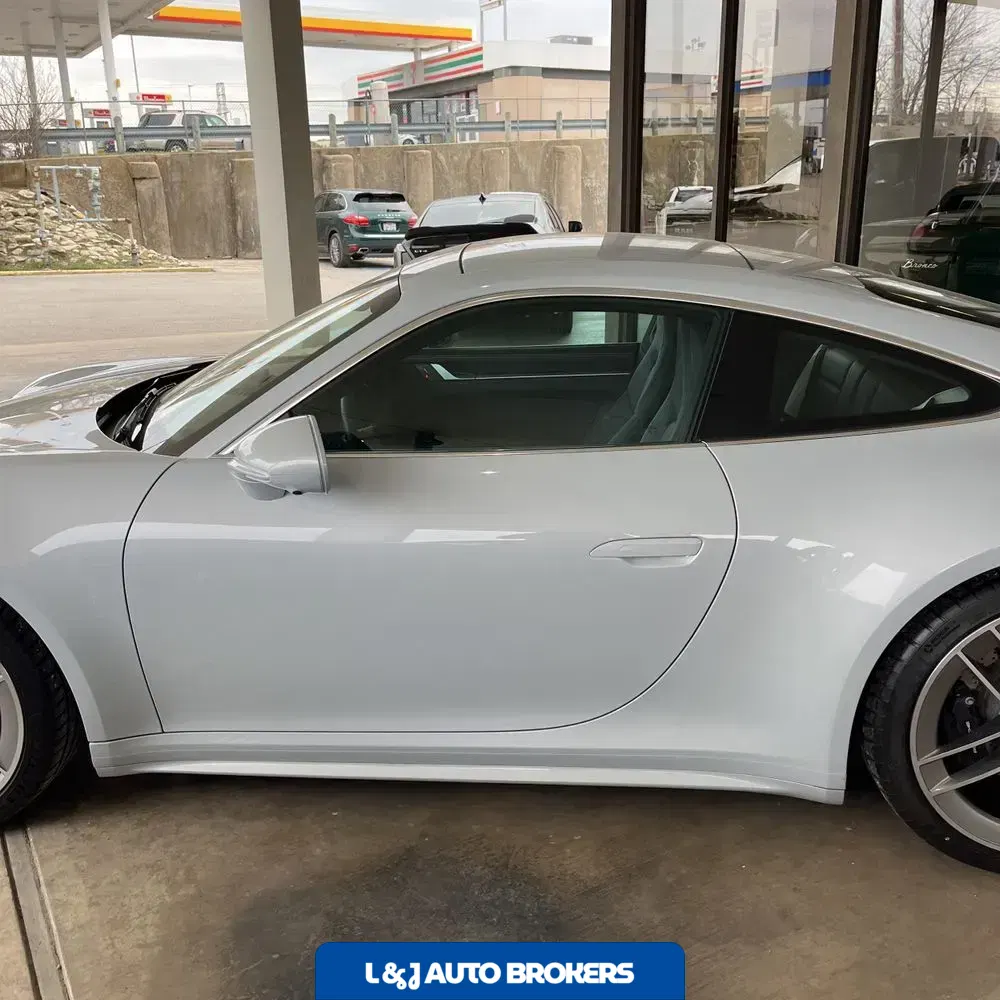2025 Porsche 911 Carrera