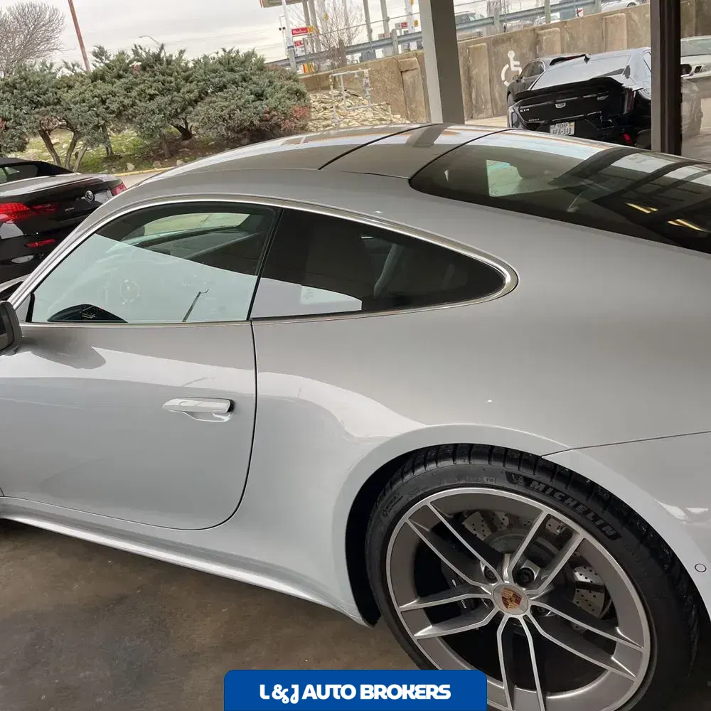 2025 Porsche 911 Carrera
