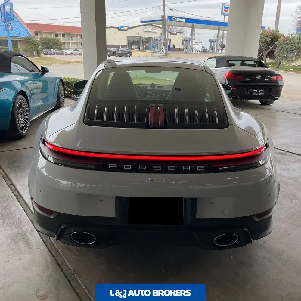 2025 Porsche 911 Carrera