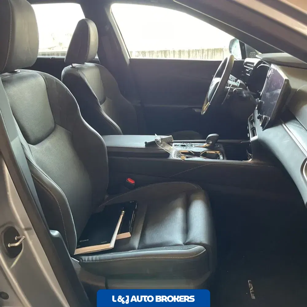 2024 Lexus RX 450h+ Luxury