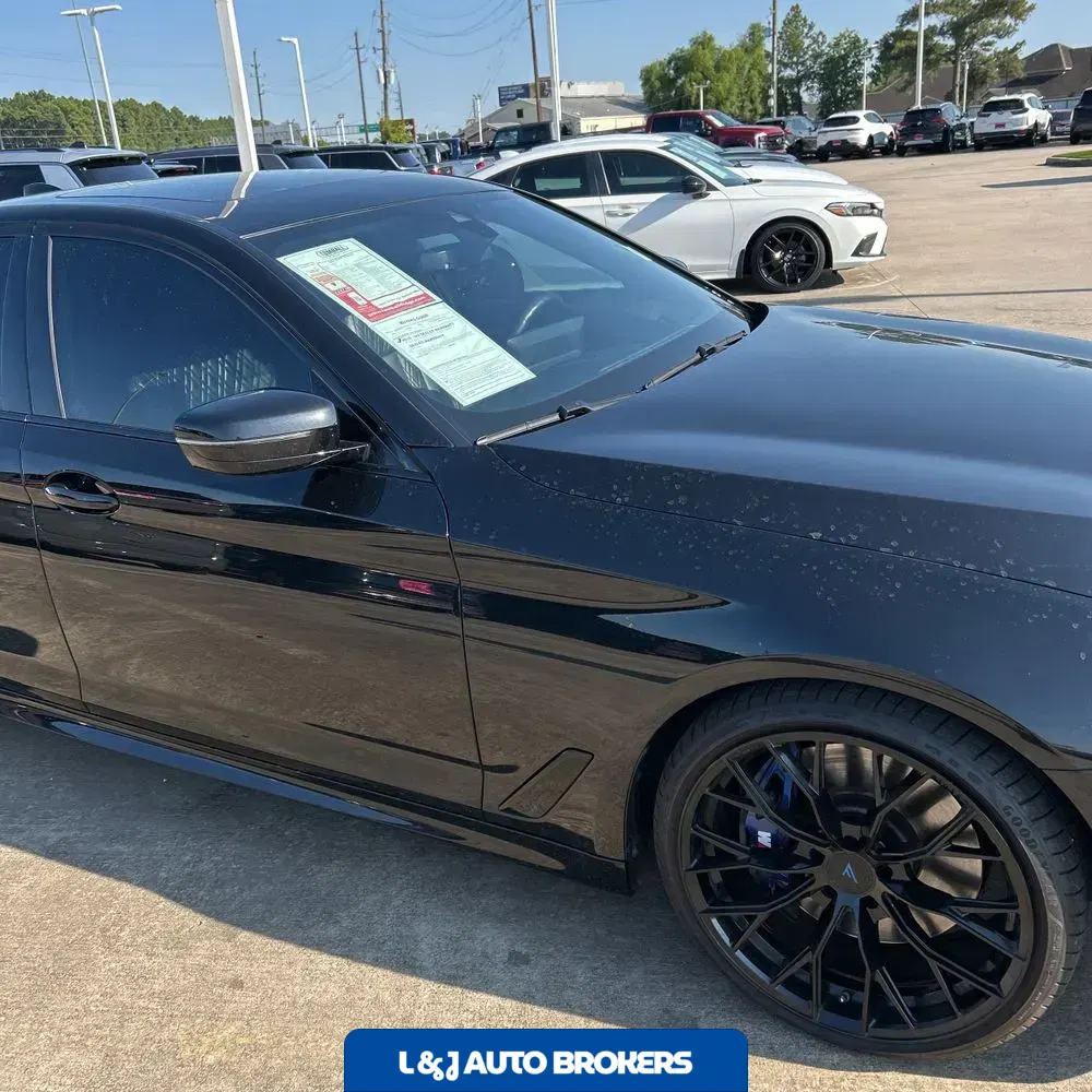 2023 BMW 5-Series M550xi