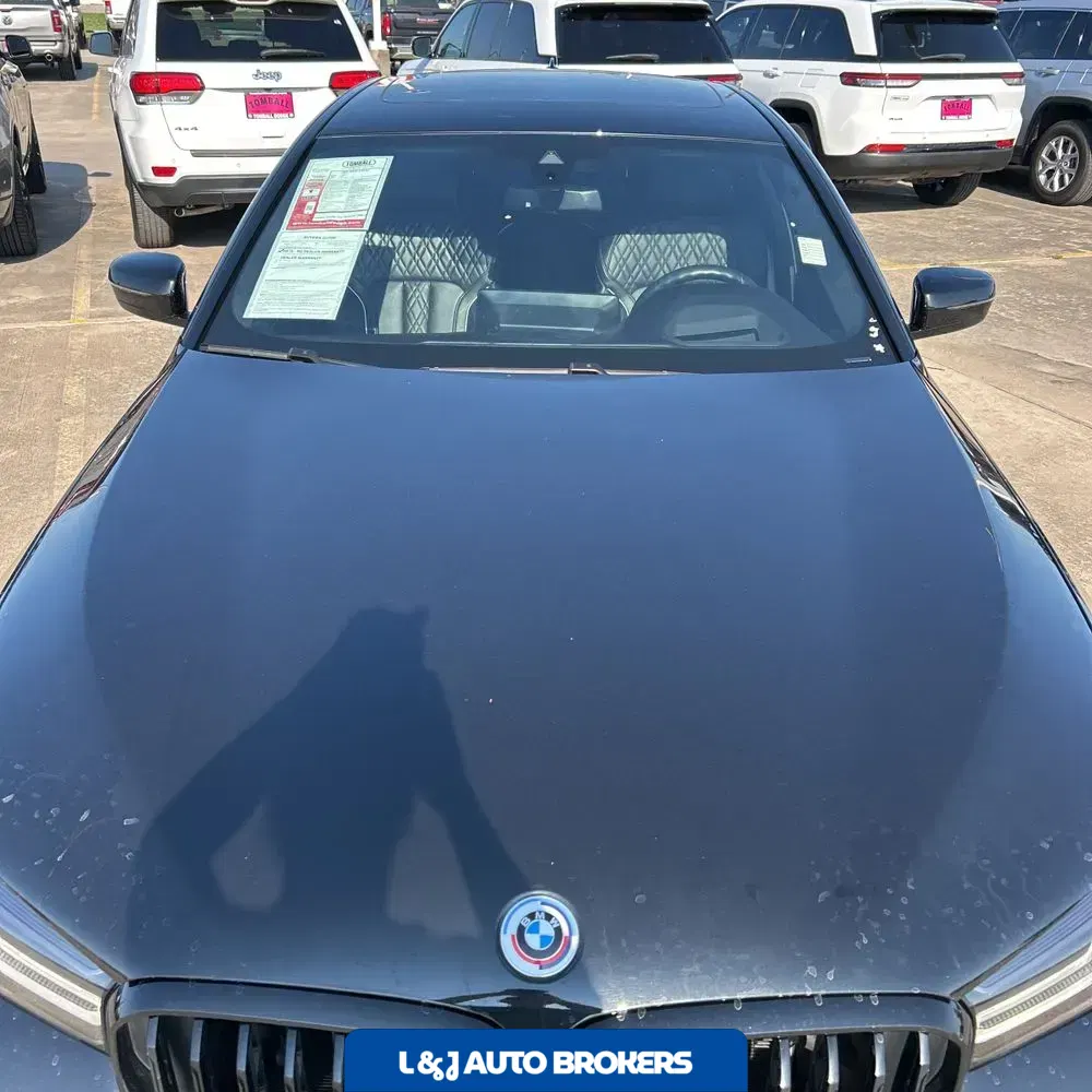 2023 BMW 5-Series M550xi