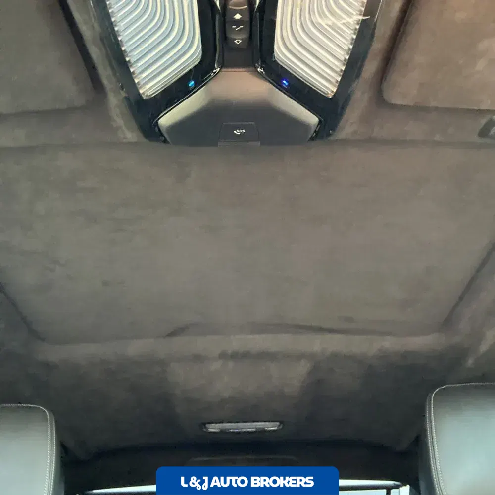 2023 BMW 5-Series M550xi