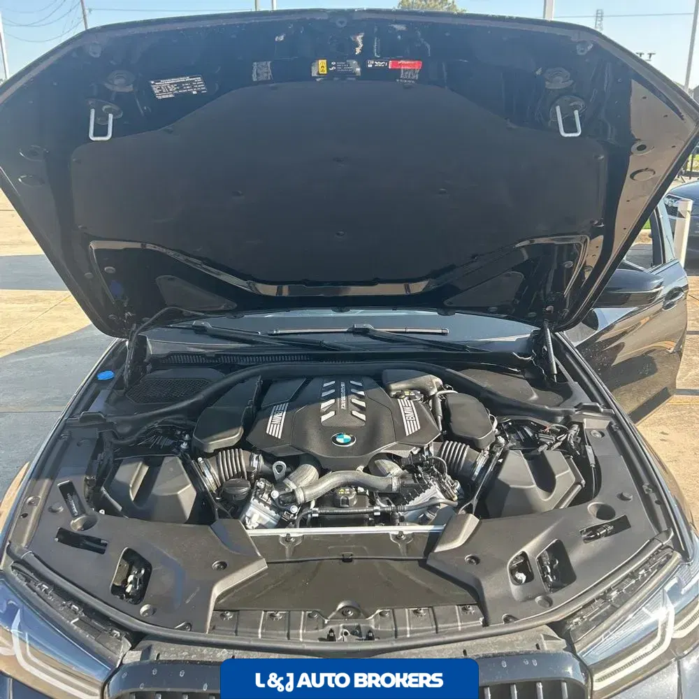 2023 BMW 5-Series M550xi