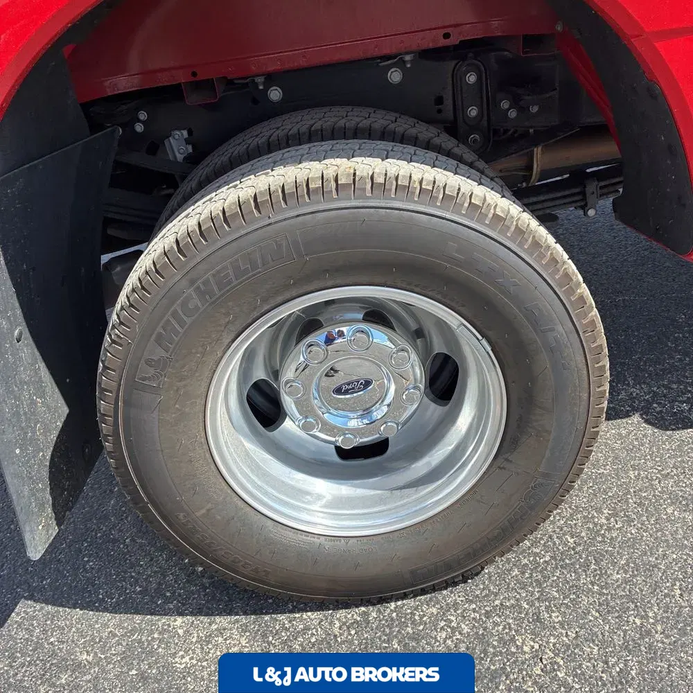 2025 Ford F-350 Super Duty Lariat