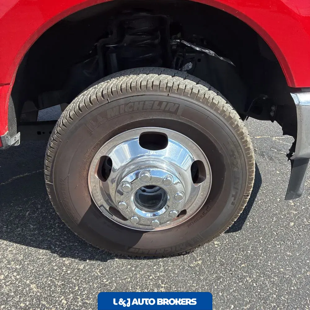 2025 Ford F-350 Super Duty Lariat