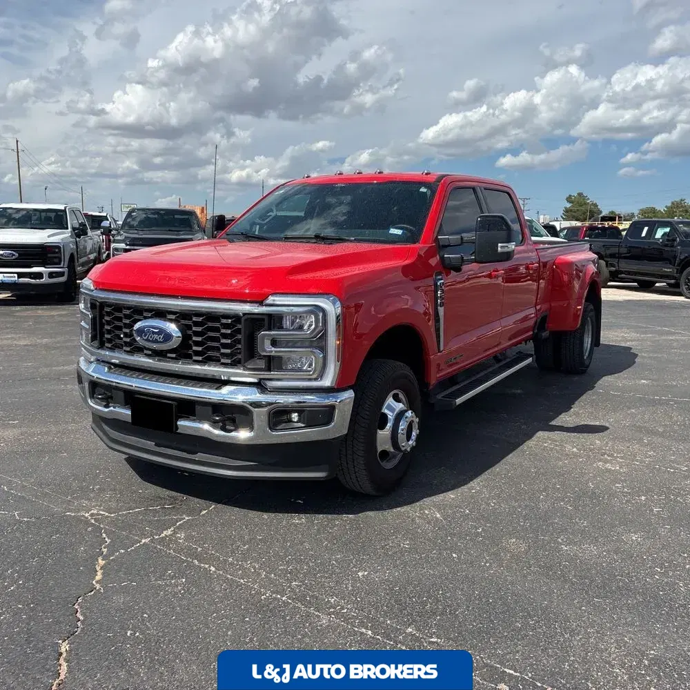 2025 Ford F-350 Super Duty Lariat