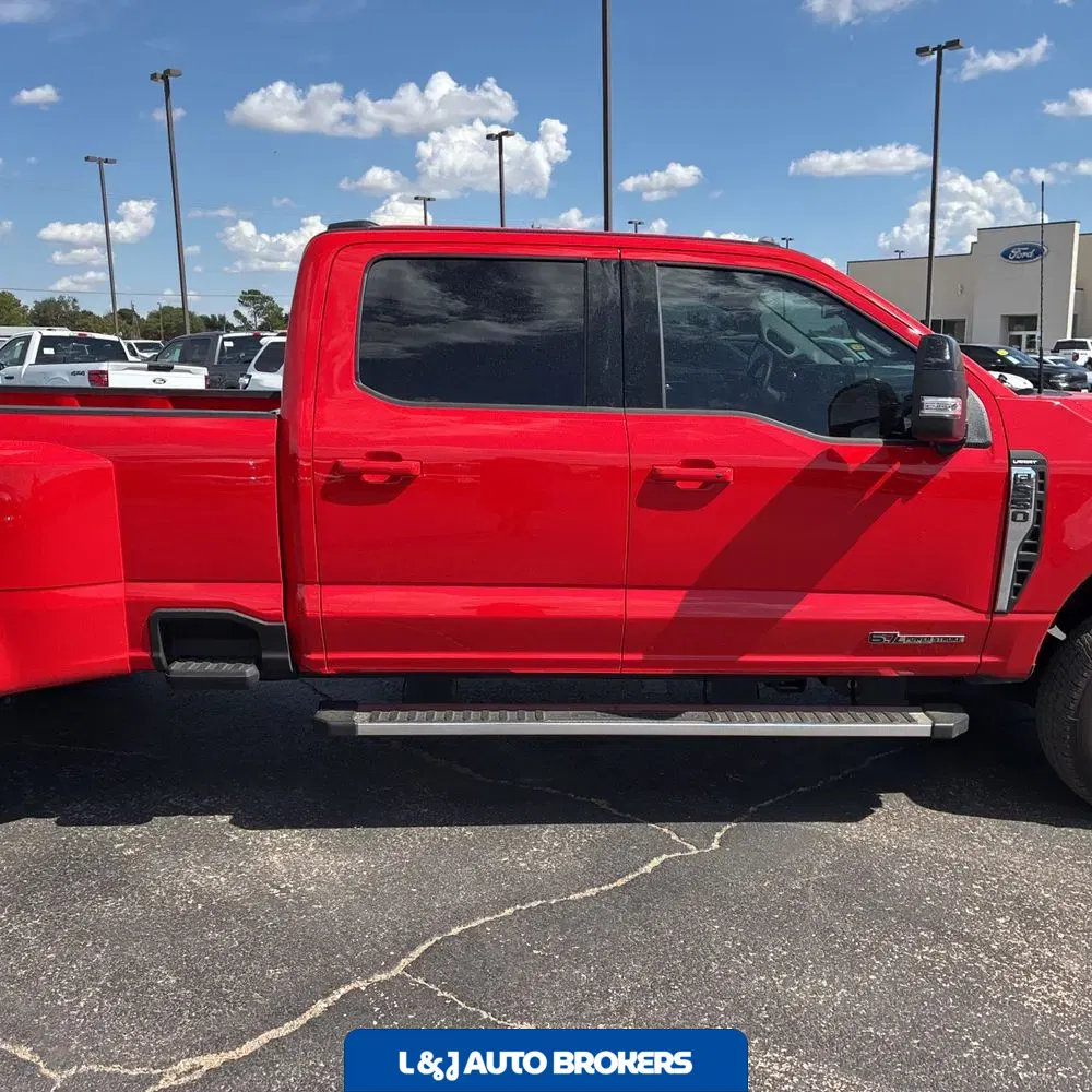 2025 Ford F-350 Super Duty Lariat