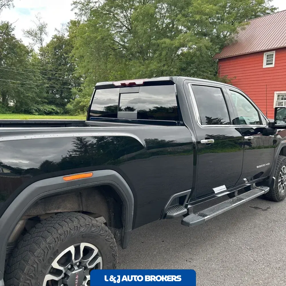 2023 GMC Sierra 2500HD SLT