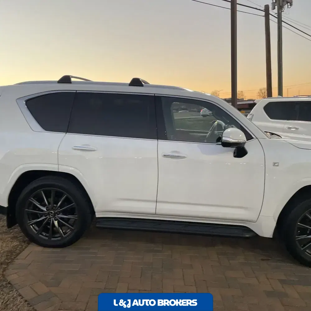 2024 Lexus LX 600 F SPORT Handling