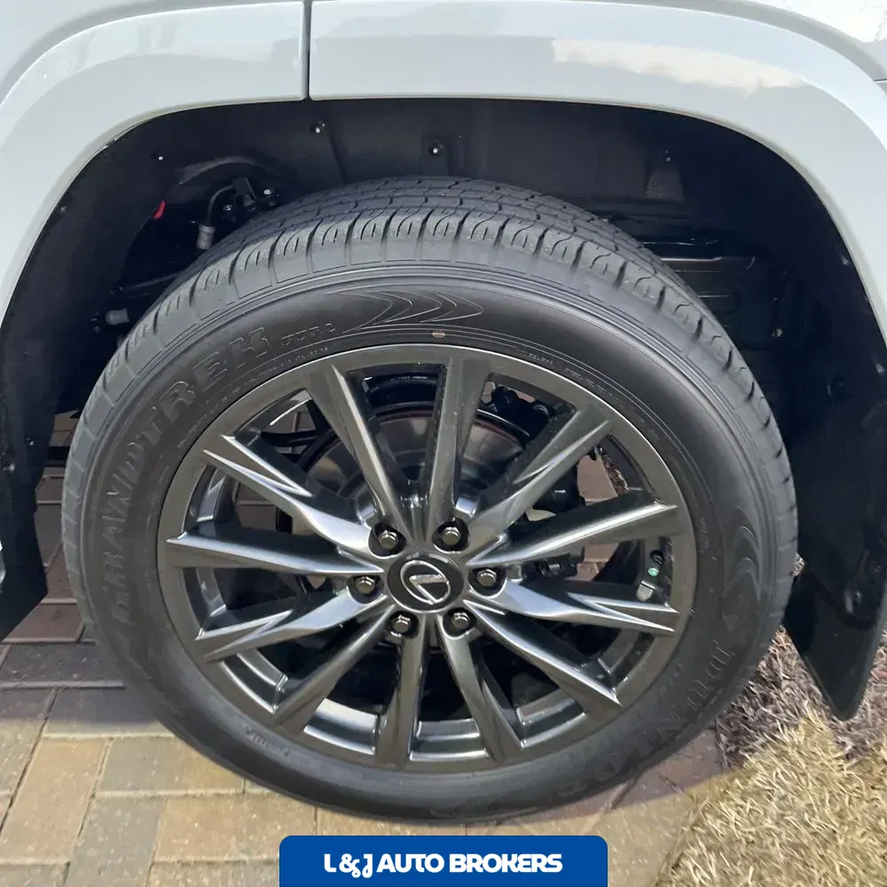 2024 Lexus LX 600 F SPORT Handling