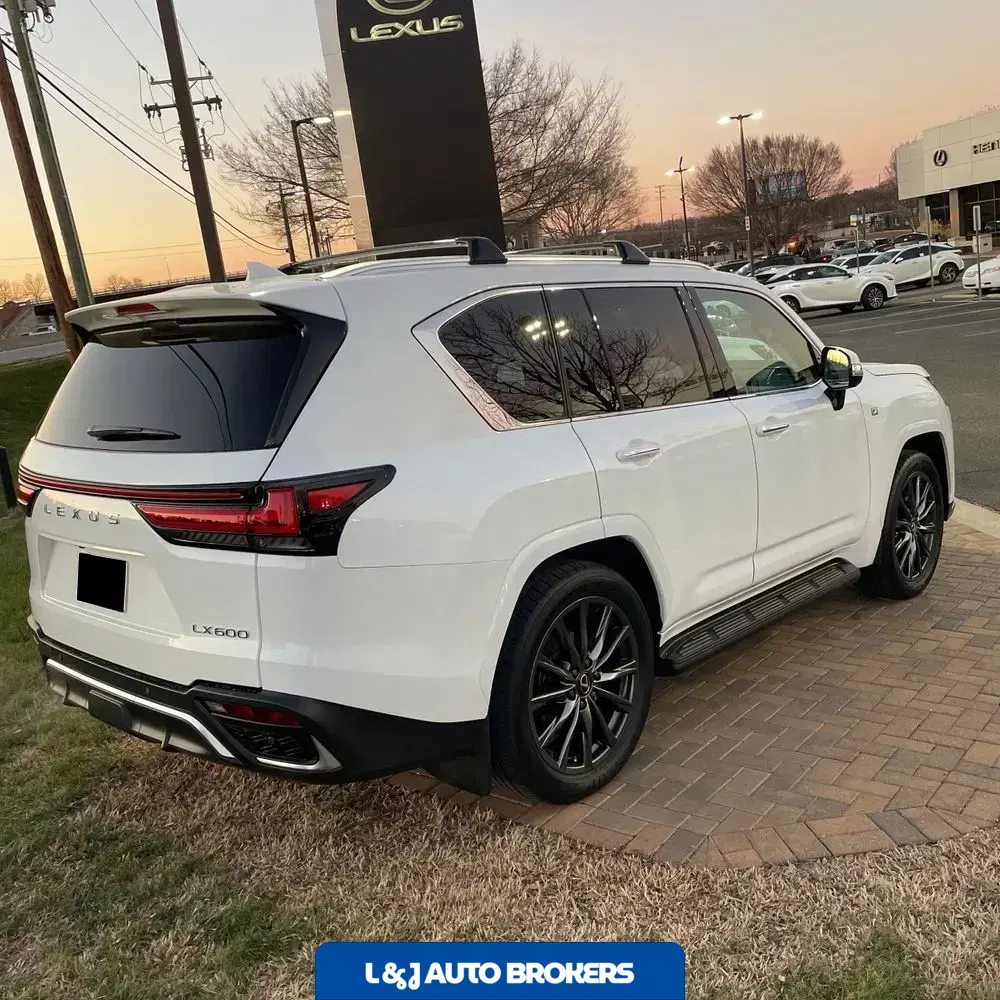 2024 Lexus LX 600 F SPORT Handling