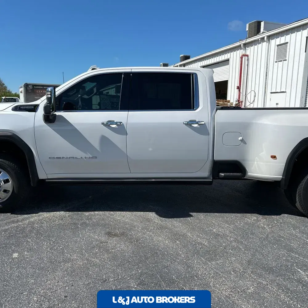 2025 GMC Sierra 3500HD Denali Ultimate
