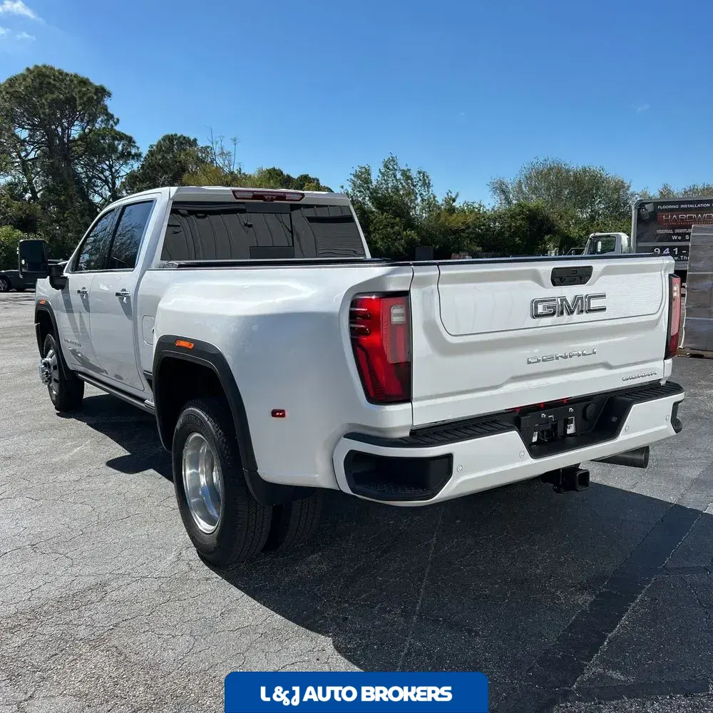 2025 GMC Sierra 3500HD Denali Ultimate