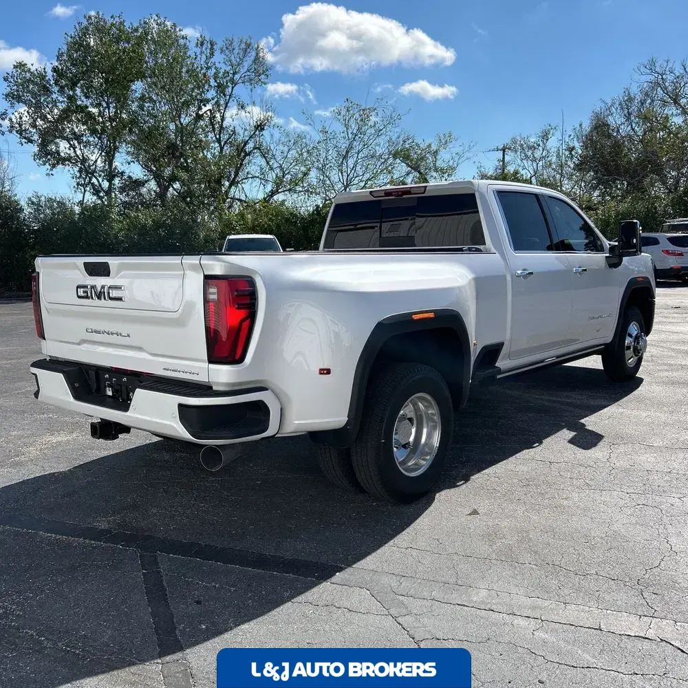 2025 GMC Sierra 3500HD Denali Ultimate