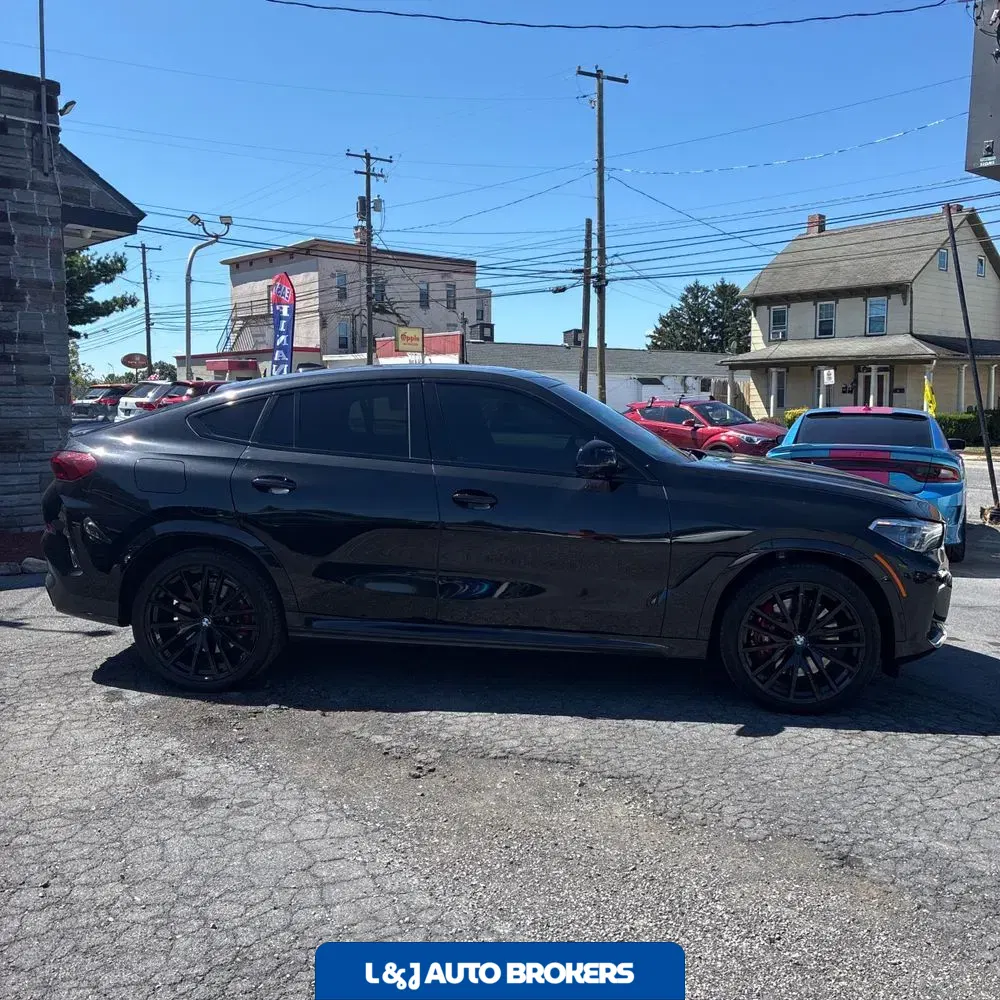 2023 BMW X6 M50i