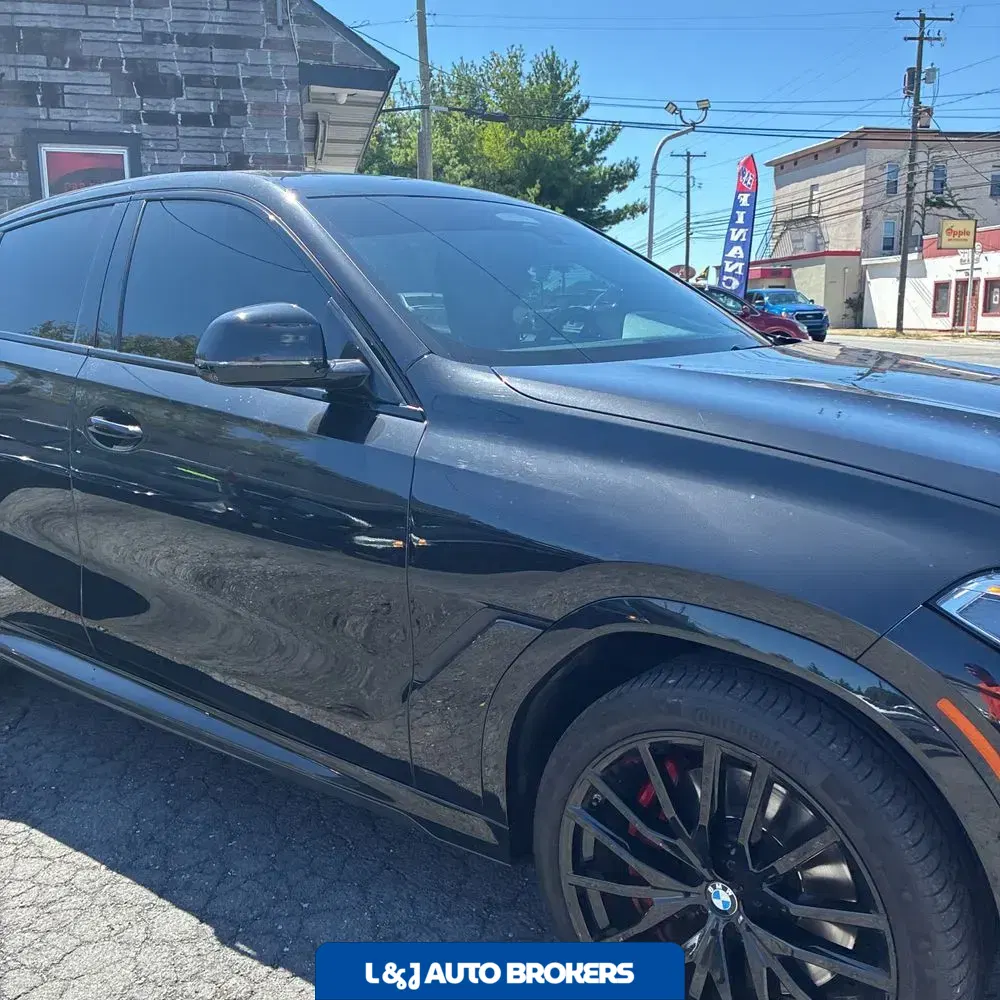 2023 BMW X6 M50i