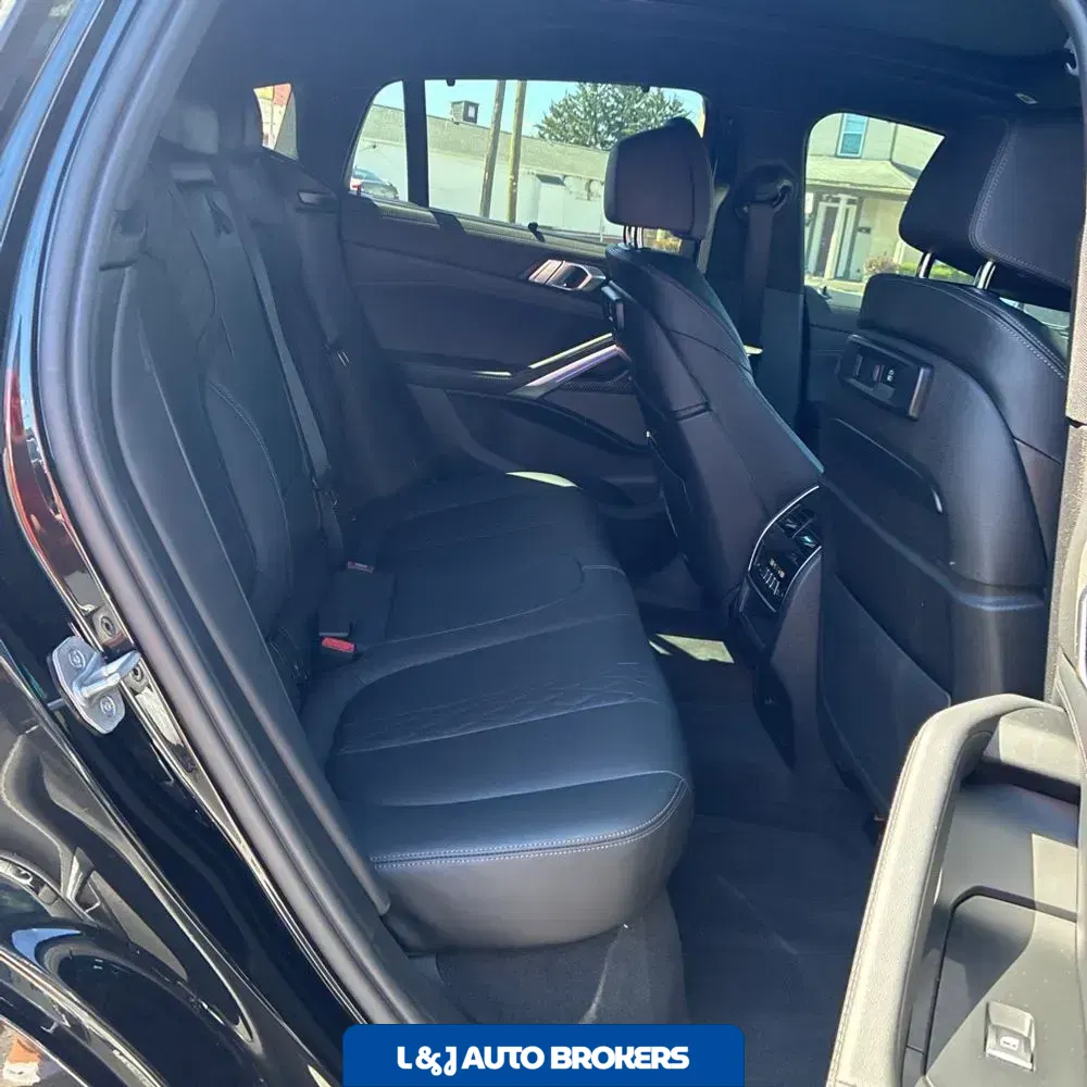 2023 BMW X6 M50i