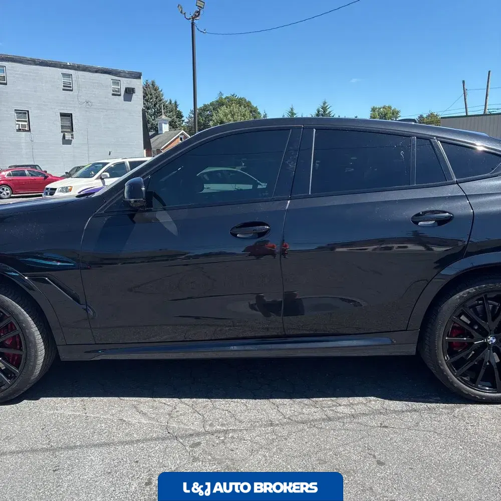 2023 BMW X6 M50i