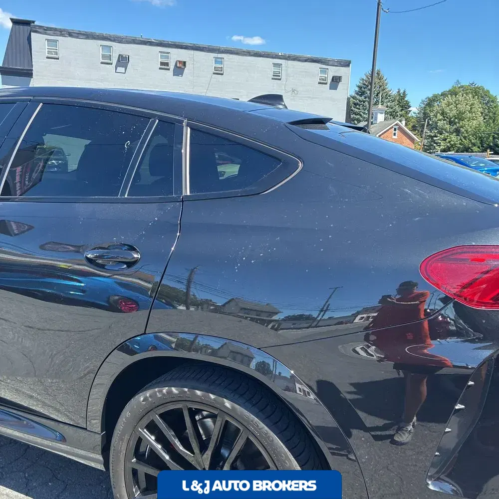 2023 BMW X6 M50i