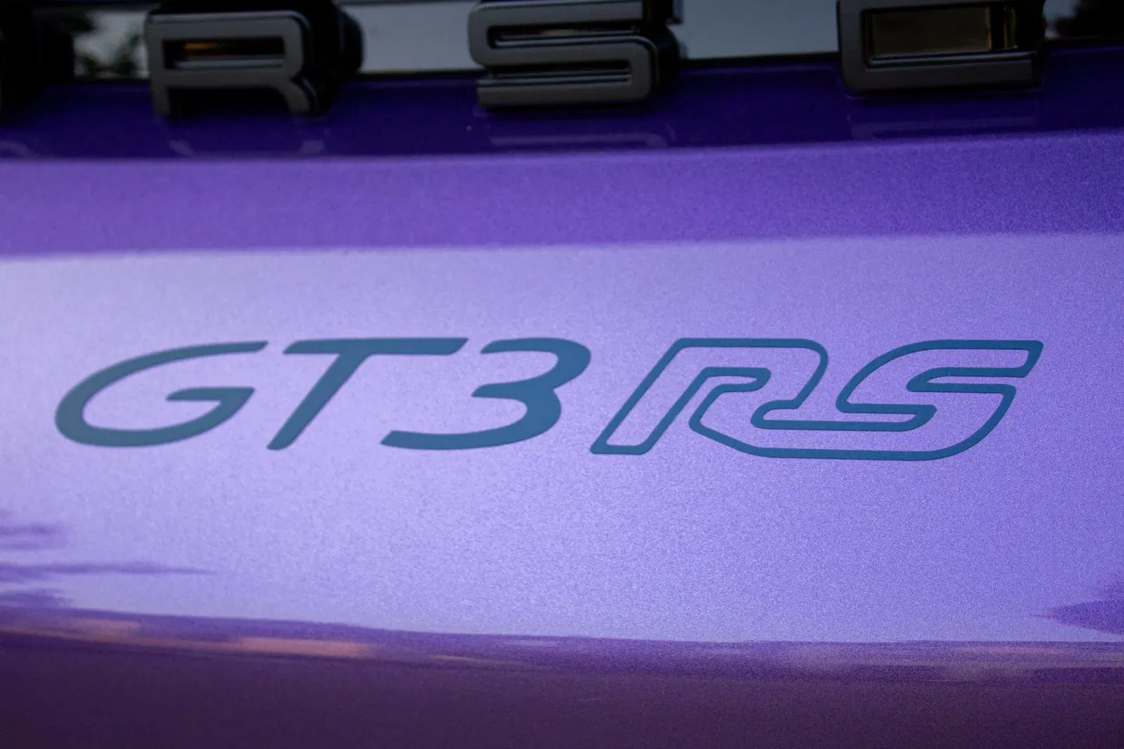 Viola Purple Metallic 2024 Porsche 911 GT3 RS Weissach